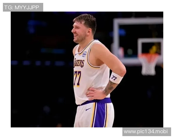 湖人不敌尼克斯,球员评分出炉:东契奇一般,拉胯的队友3个 湖人不敌尼克斯,球员评分出炉:东契奇一般,拉胯的队友3个