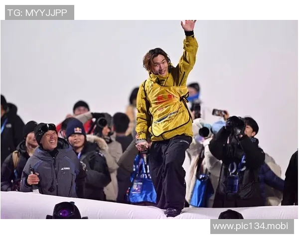 苏翊鸣首钢大跳台世界杯夺冠，背靠背两连冠